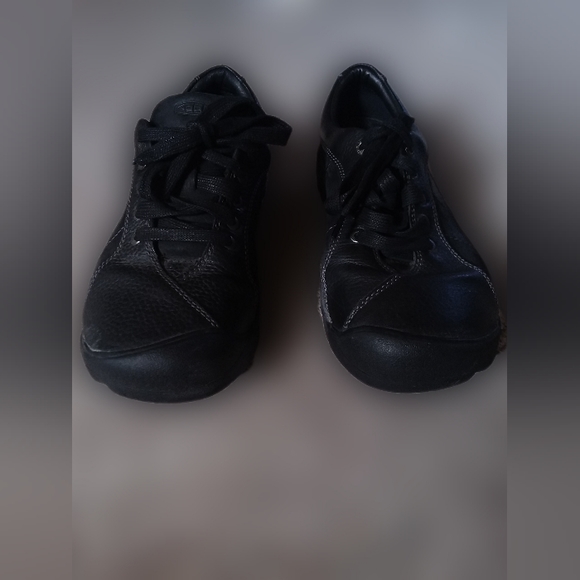 Keen 9.5 shoes - Picture 3 of 7